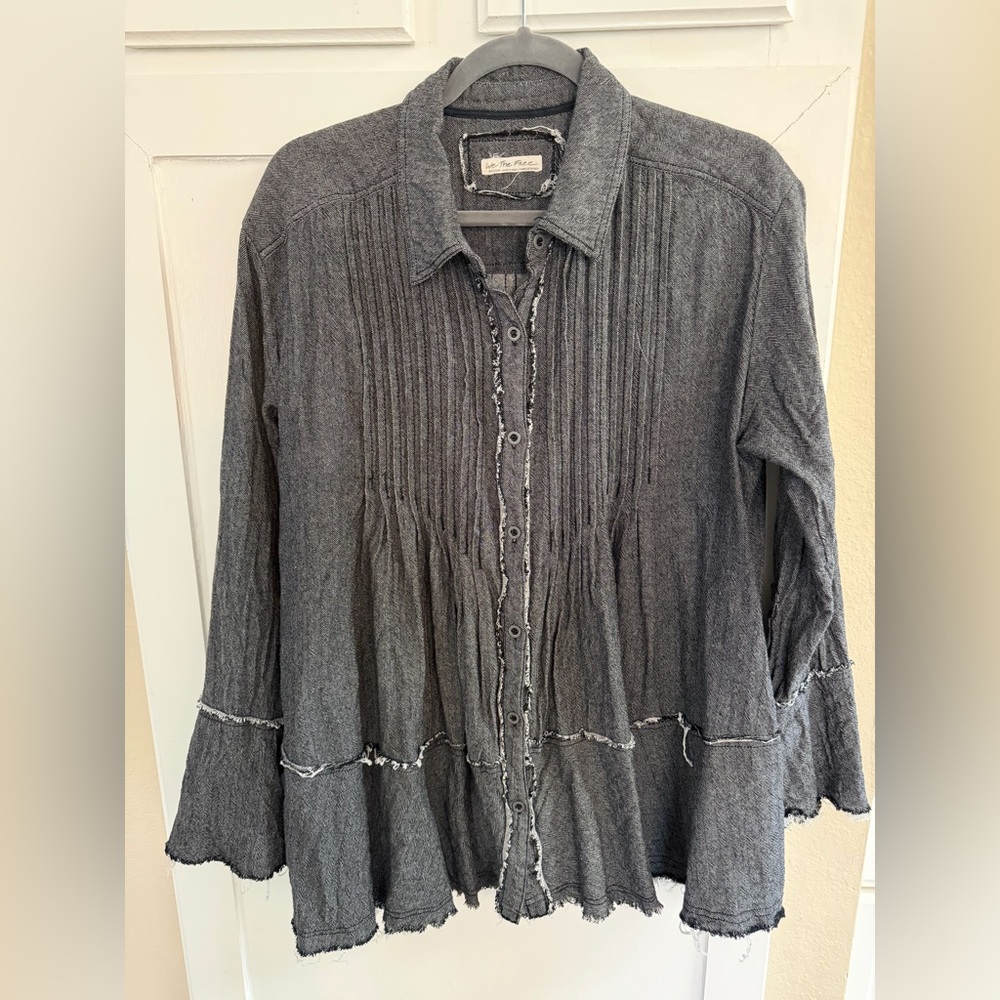 We The Free Gray Pintuck Button-Front Tunic With Pockets